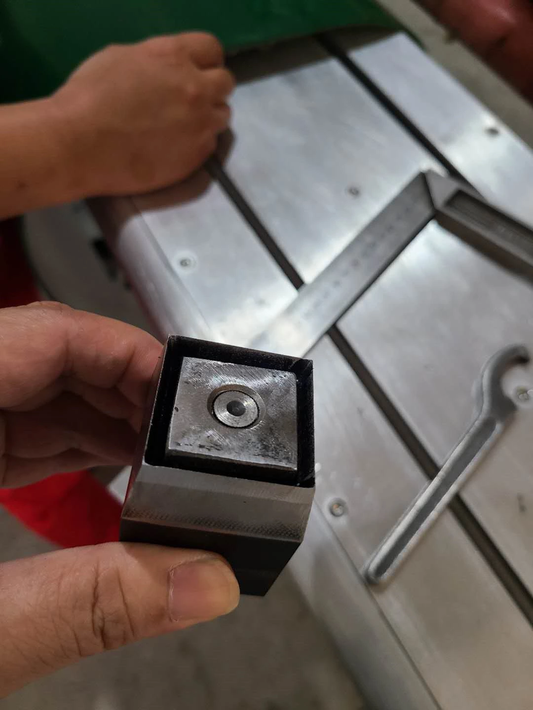 Máquina de perfuração de furos ovais quadrados redondos com cinto de PU de PVC de 2000 mm de largura