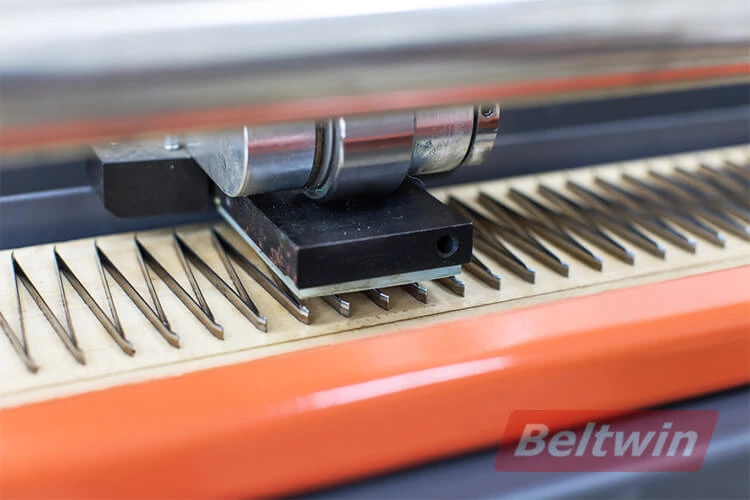 Manual PVC PU cinto dedo puncher morrer quadro 300-1500