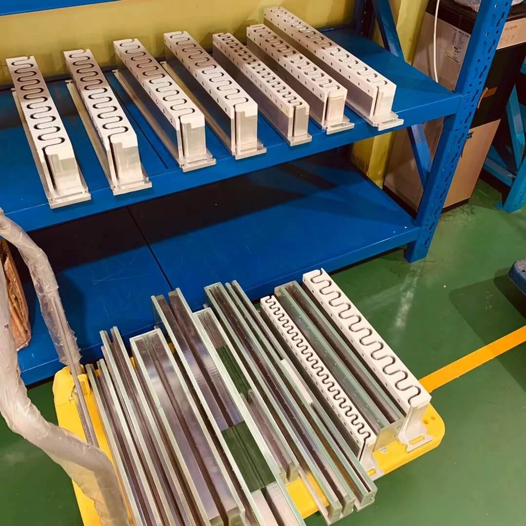 Moldes de Guia de Presilhas de Correia Transportadora, Parede Lateral e Perfis para Soldagem de Correia de Alta Frequência