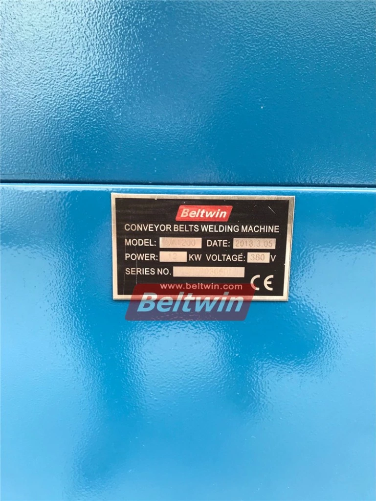 Entrega de máquina HF para a Argélia