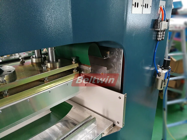 Inspeção de máquina de alta frequência de 15 KW pelo cliente do Reino Unido