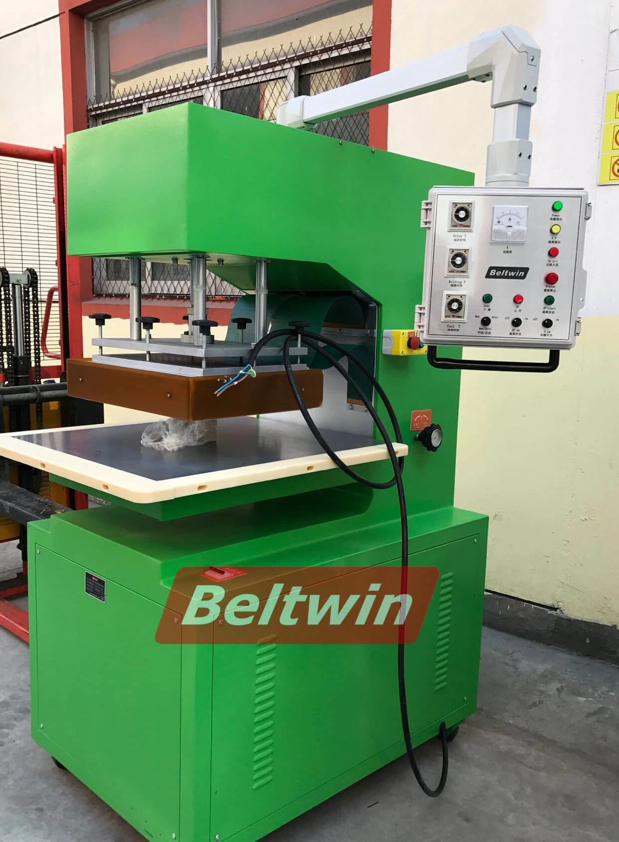 Embalagem de máquina de solda HF para a Rússia