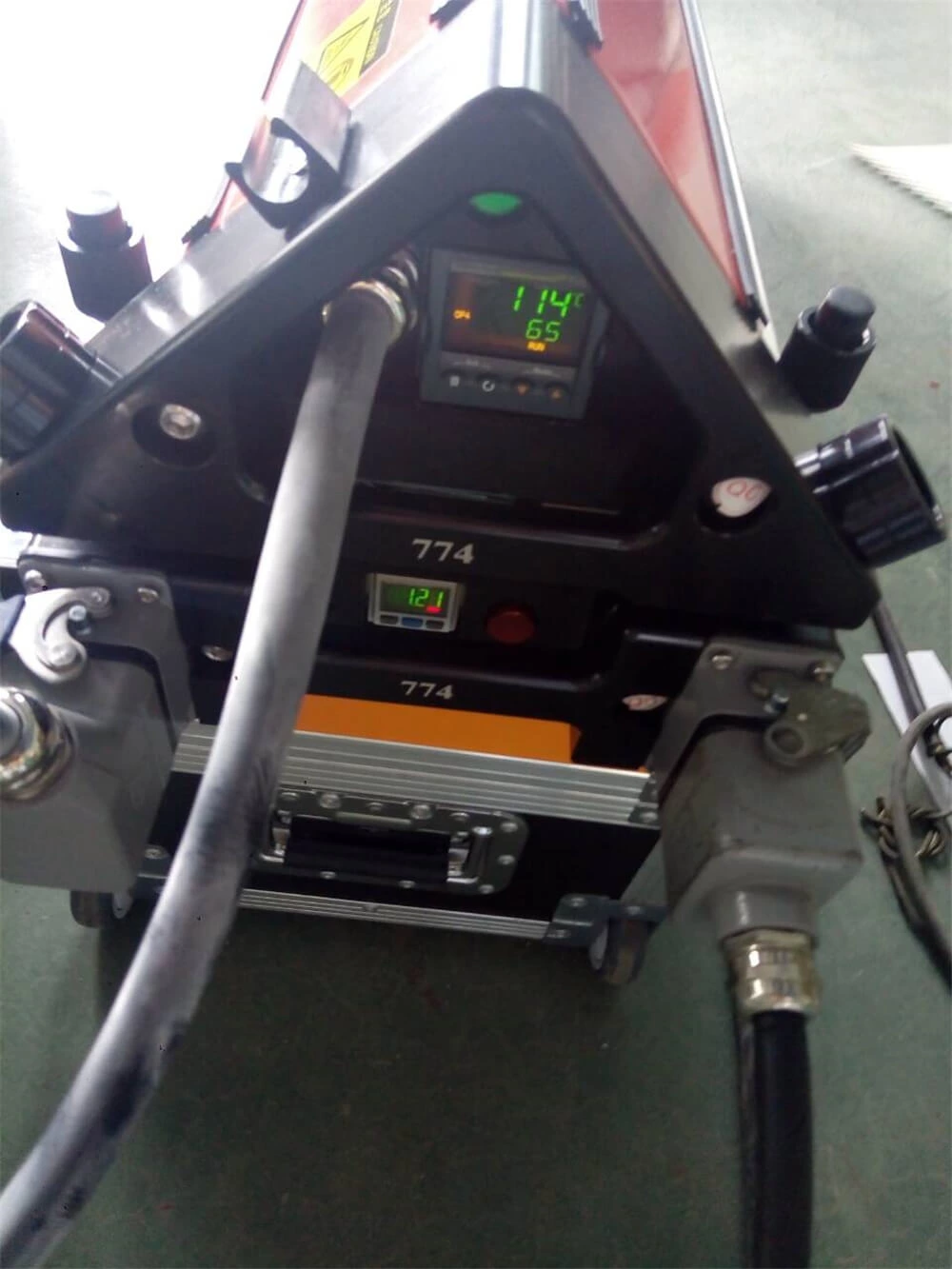 Entrega 2 PCS Prensa de Refrigeração a Ar PA1200 Para Juntar Cinto PVC/PU