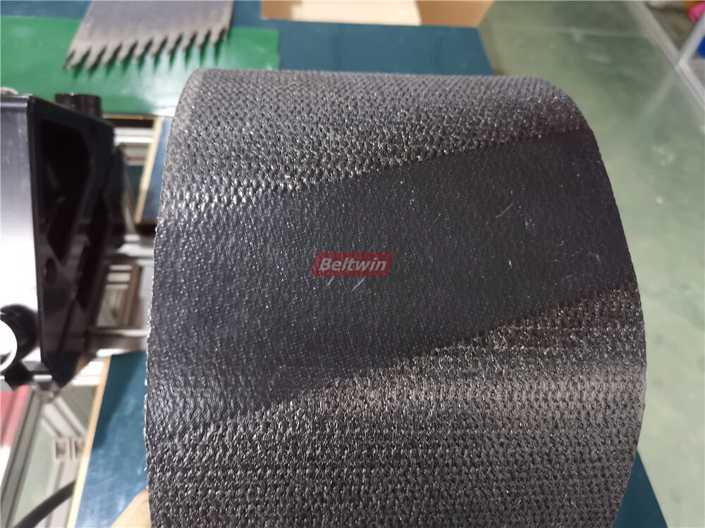 Como emendar a correia PVK por prensa de resfriamento a ar e perfurador de dedo automático-1