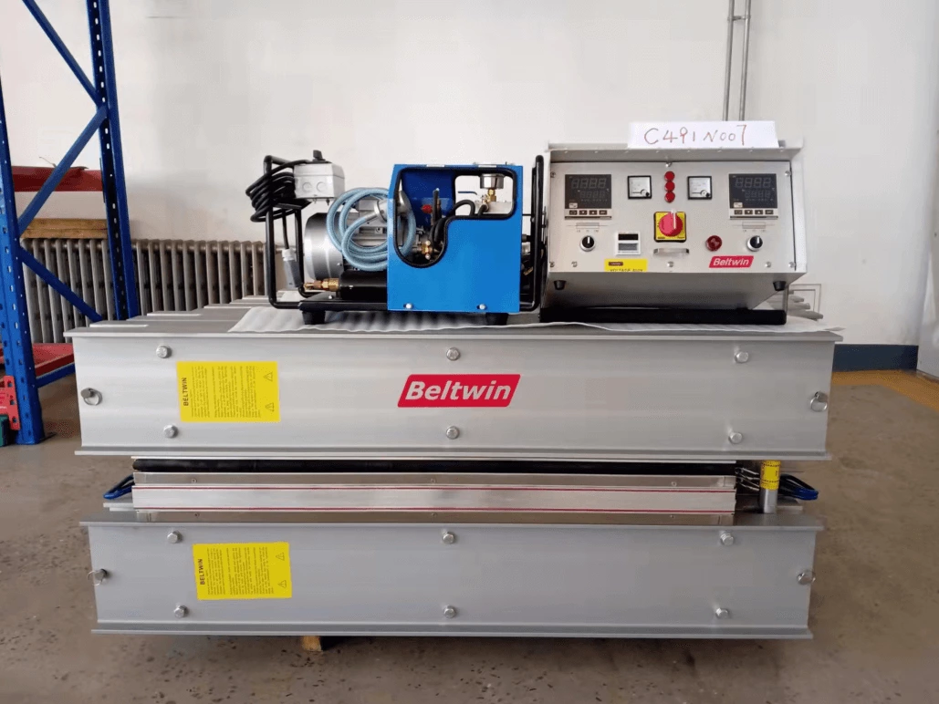 Imagem de entrega do vulcanizador 1250mmx1200mm 200PSI