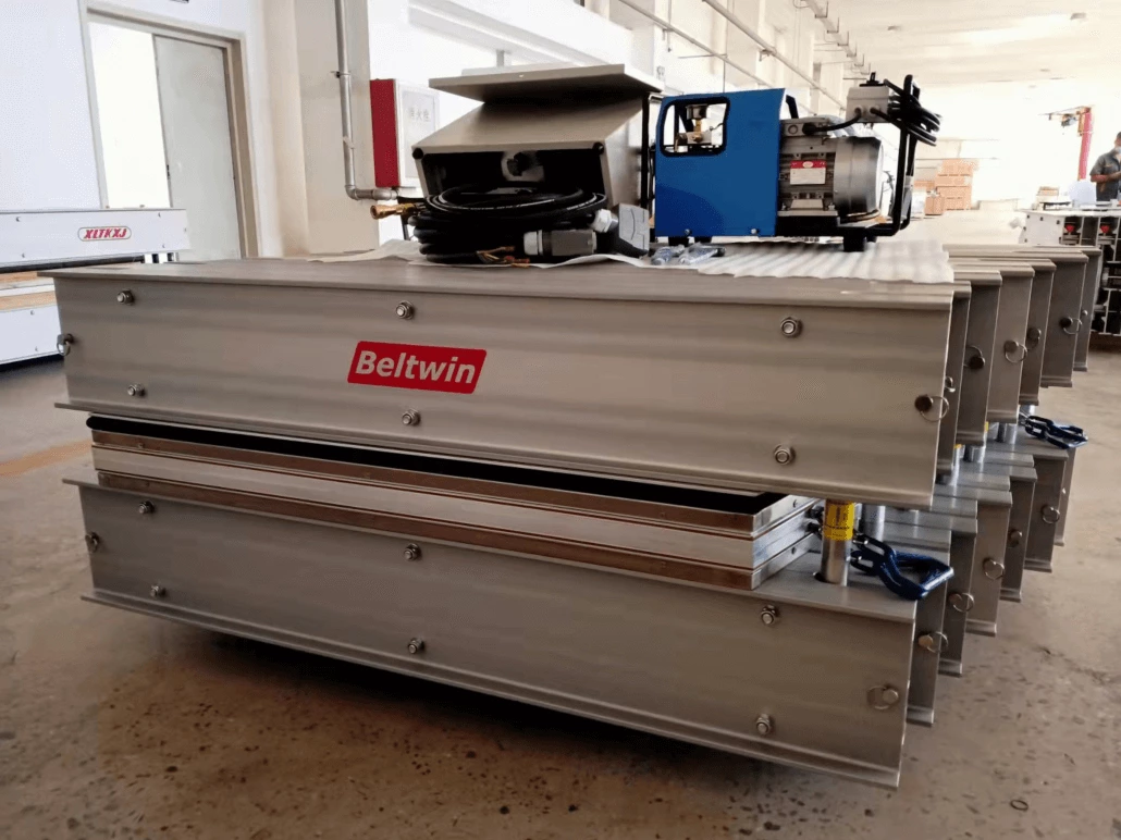 Imagem de entrega do vulcanizador 1250mmx1200mm 200PSI