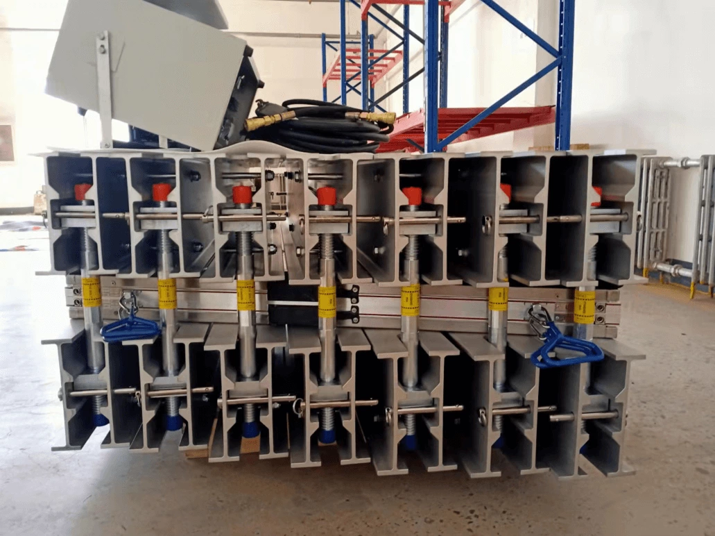 Imagem de entrega do vulcanizador 1250mmx1200mm 200PSI