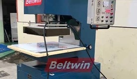 Entrega de máquina HF para a Argélia