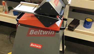 Uso do separador de dobras Beltwin na oficina do cliente belga