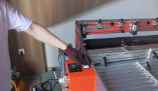 Como você corta a correia transportadora de PVC?