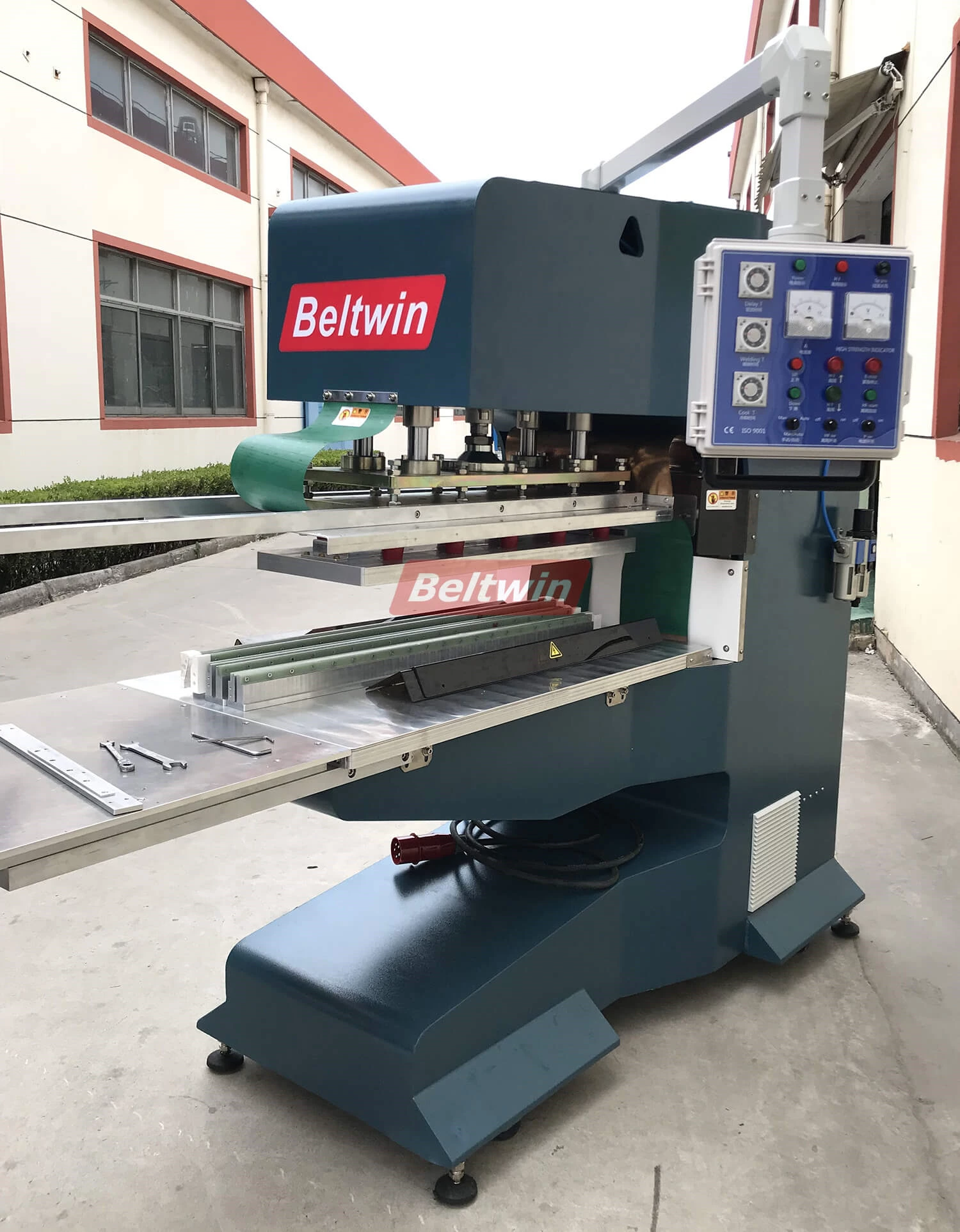 Entrega de máquinas de correia de PVC/PU Beltwin para o Reino Unido.