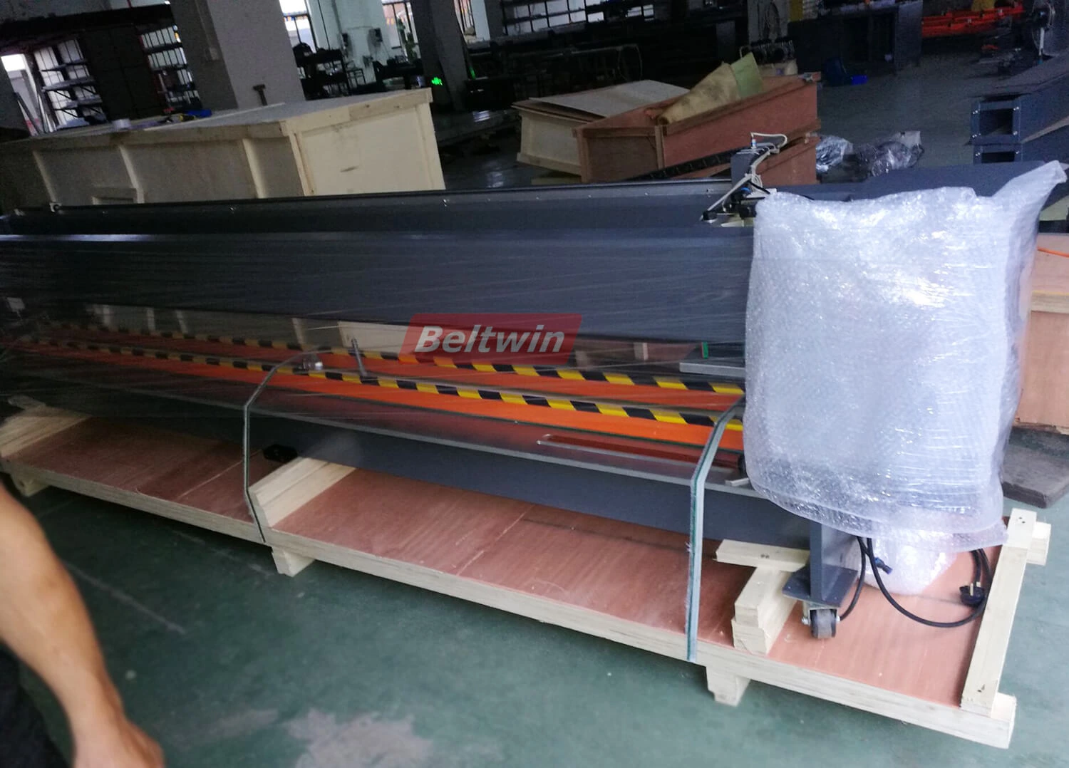 Entrega de máquinas de correia de PVC/PU Beltwin para o Reino Unido.