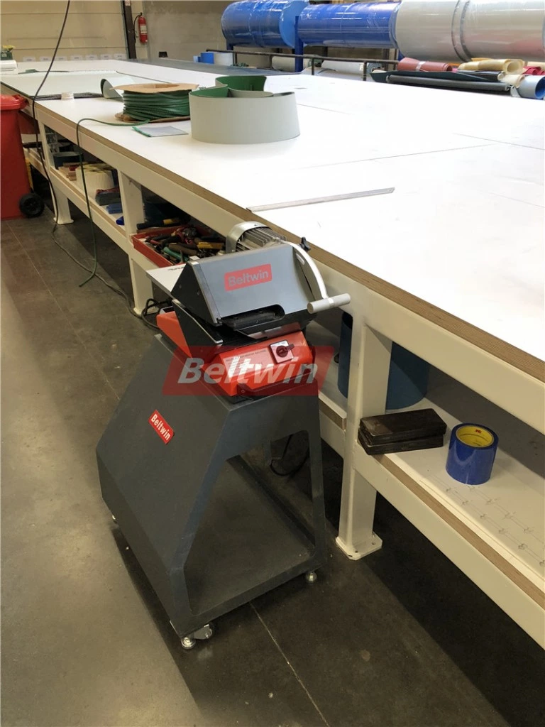 Uso do separador de dobras Beltwin na oficina do cliente belga