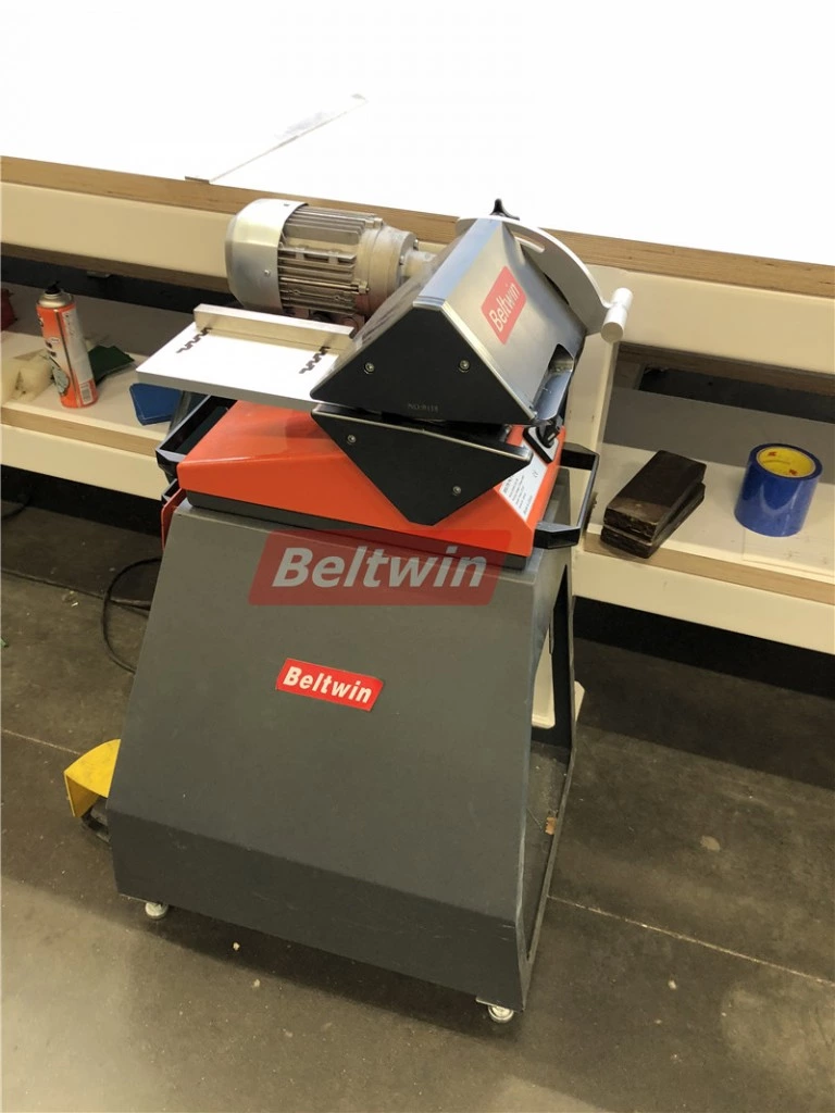 Uso do separador de dobras Beltwin na oficina do cliente belga