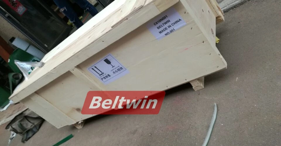 Perfurador de dedo pneumático 1600mm e prensa de refrigeração a água 600 entregam ao Paquistão