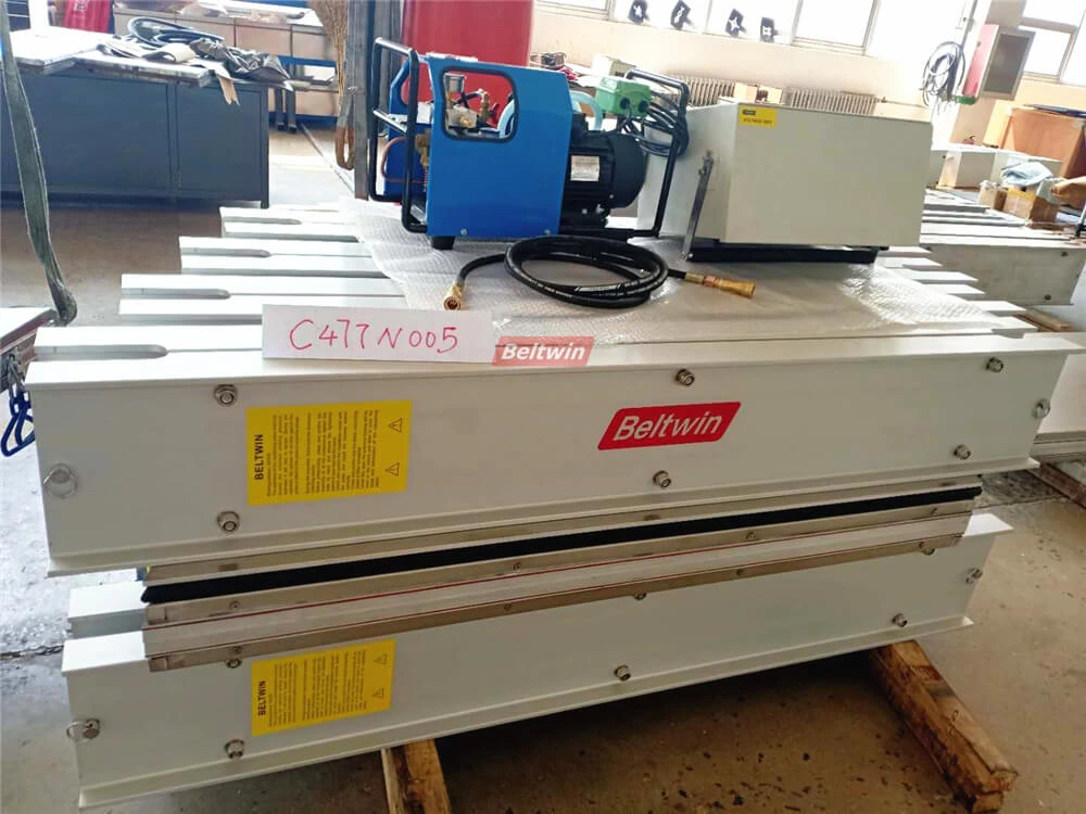 Vulcanizador seccional para correia de 1200 mm de largura, entrega para a Argentina