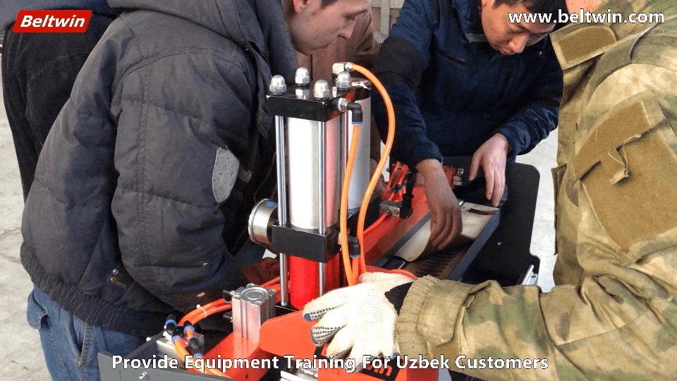 Treinamento no Uzbequistão para perfurador de dedo pneumático