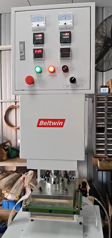 Máquina de junção de correia dentada