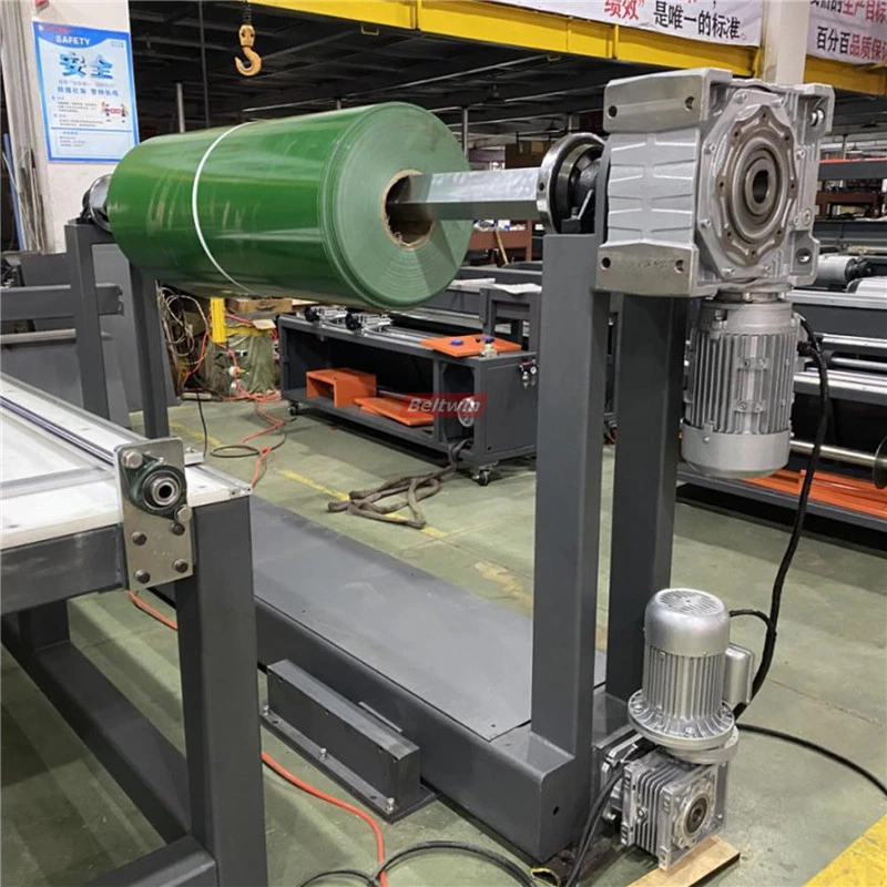 Talhadeira de correia transportadora com enrolador e rebobinador e mesa de trabalho (versão européia)