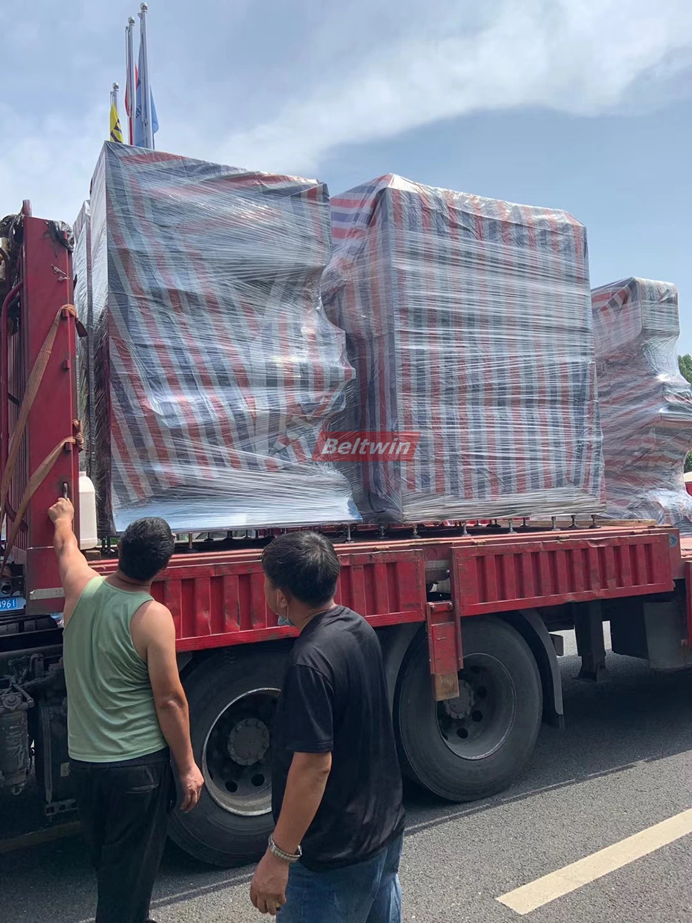 Máquina de solda de alta frequência 25kw para esteira, emenda de correia de PVC PU e parede lateral de grampo de solda, guia