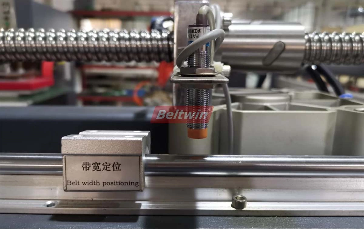 Por que escolher o perfurador de dedo automático para perfurar os dedos em correias de PVC/PU?