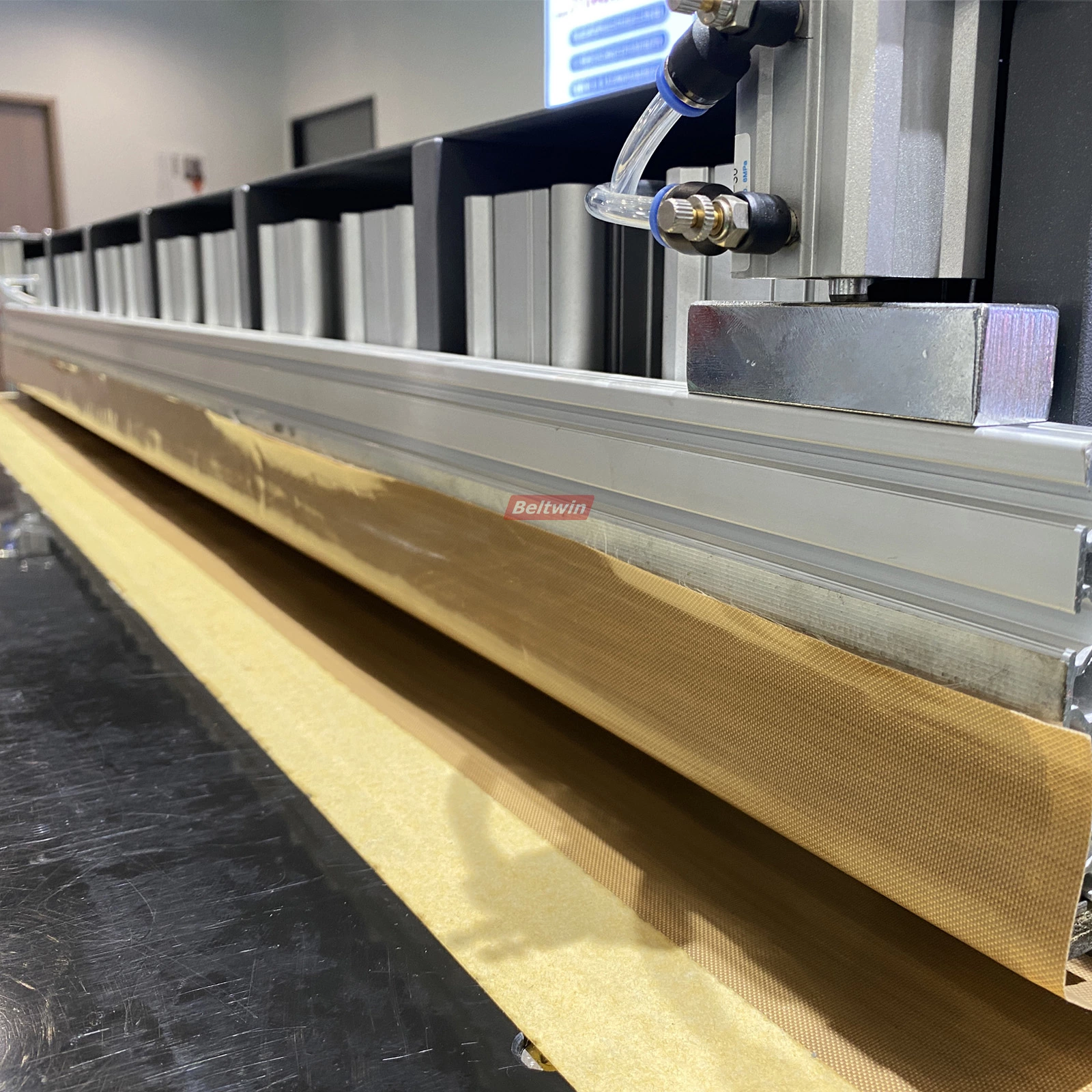 Máquina de soldadura para selagem de bordos de correia QD1200-1500