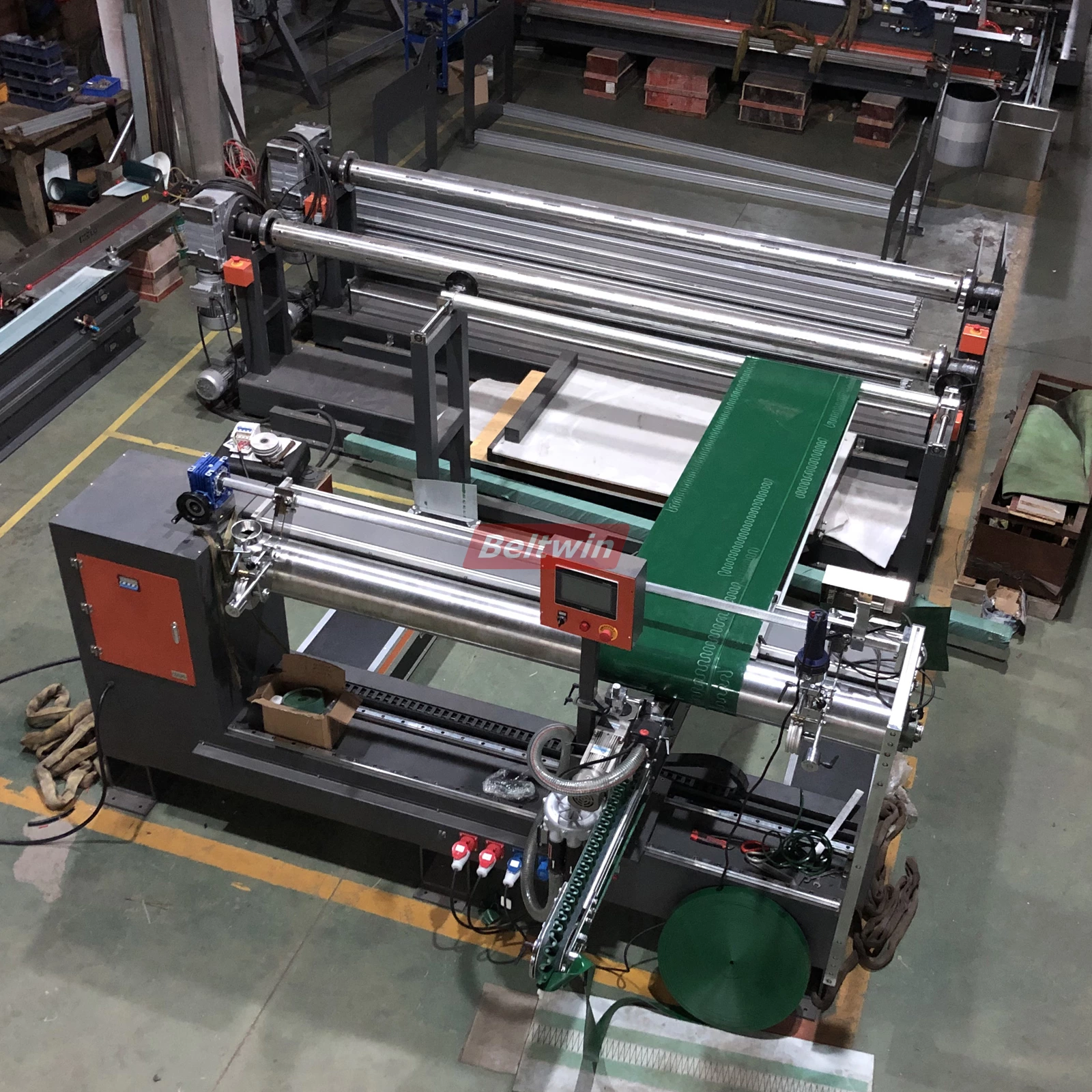 Máquina de soldadura de guia de correia/parede lateral QB2000S-3000S