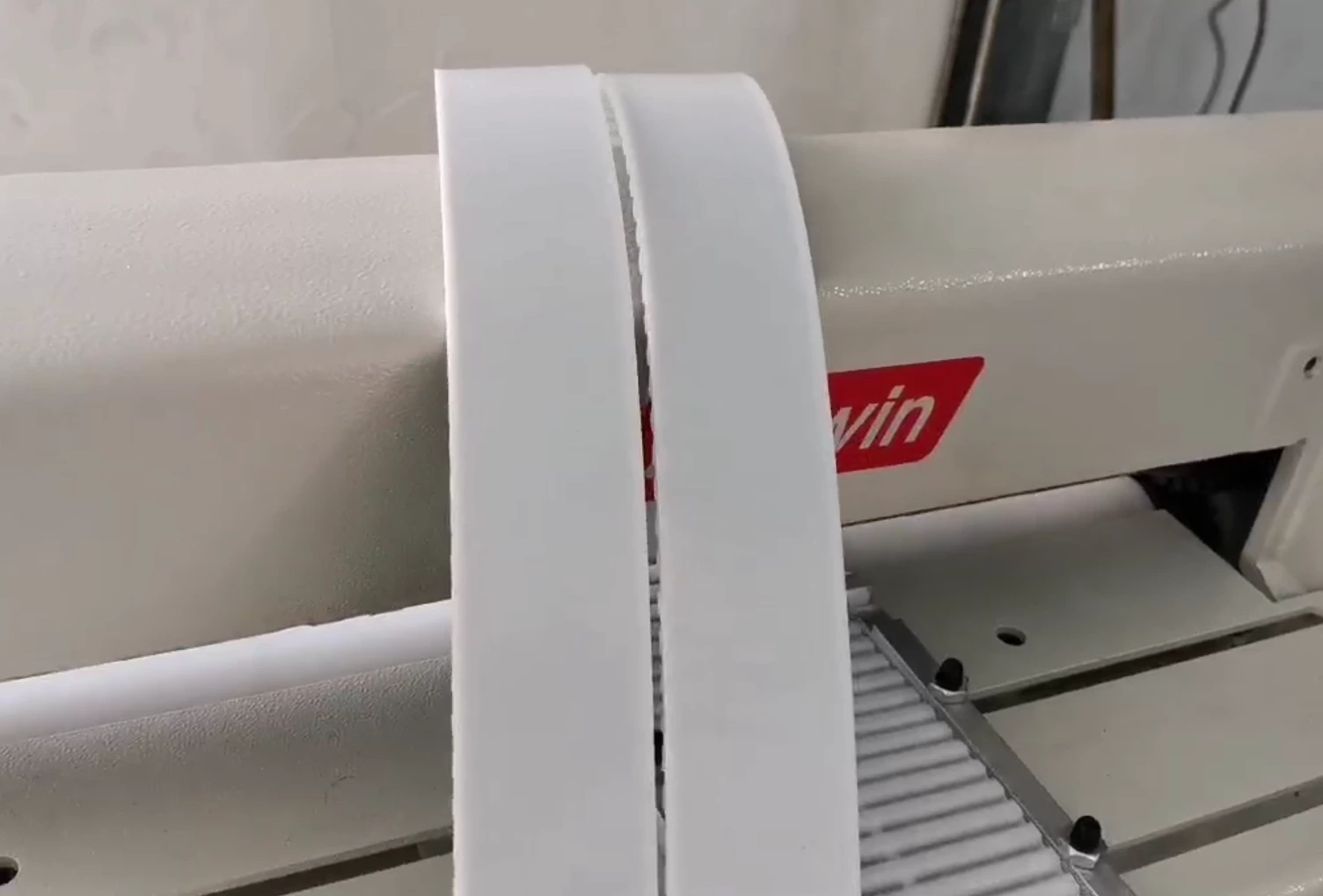 Máquina de corte de correia de distribuição CB500