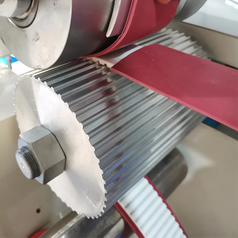 Máquina de revestimento de correia dentada em PU QC180C
