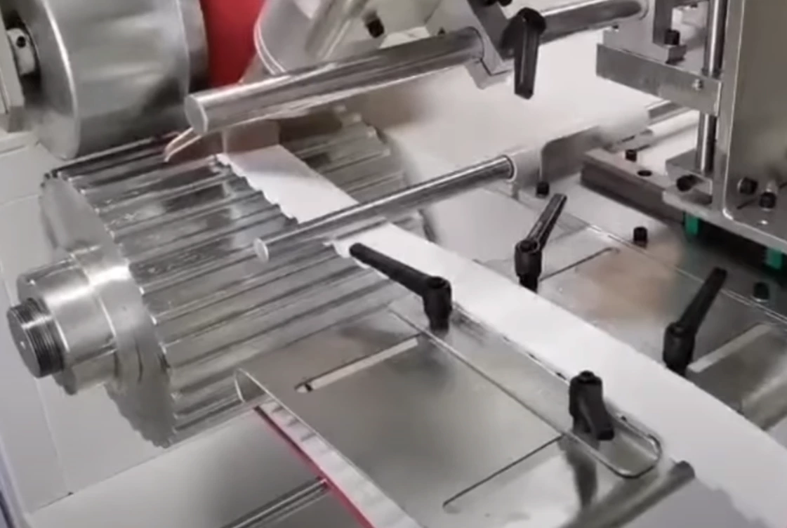 Máquina de revestimento de correia dentada em PU QC180C