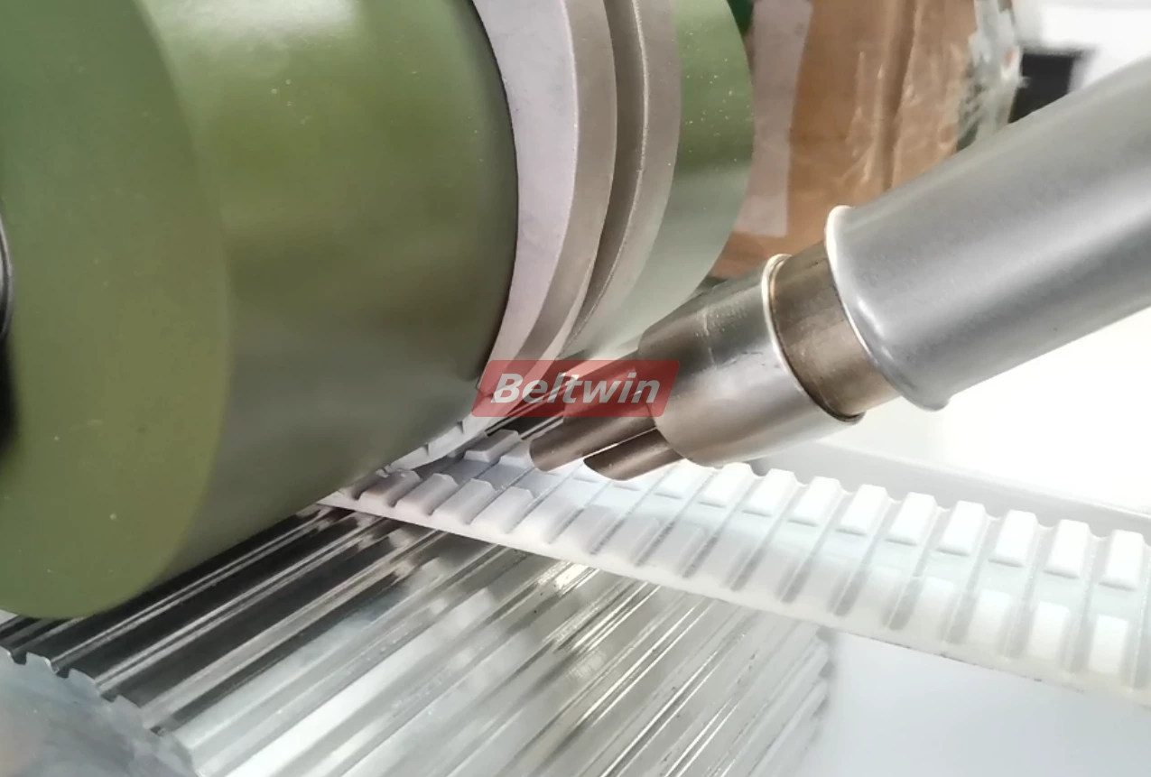 Máquina de Soldadura de Perfis Longitudinais QB1300H-2000H (Versão Europeia)