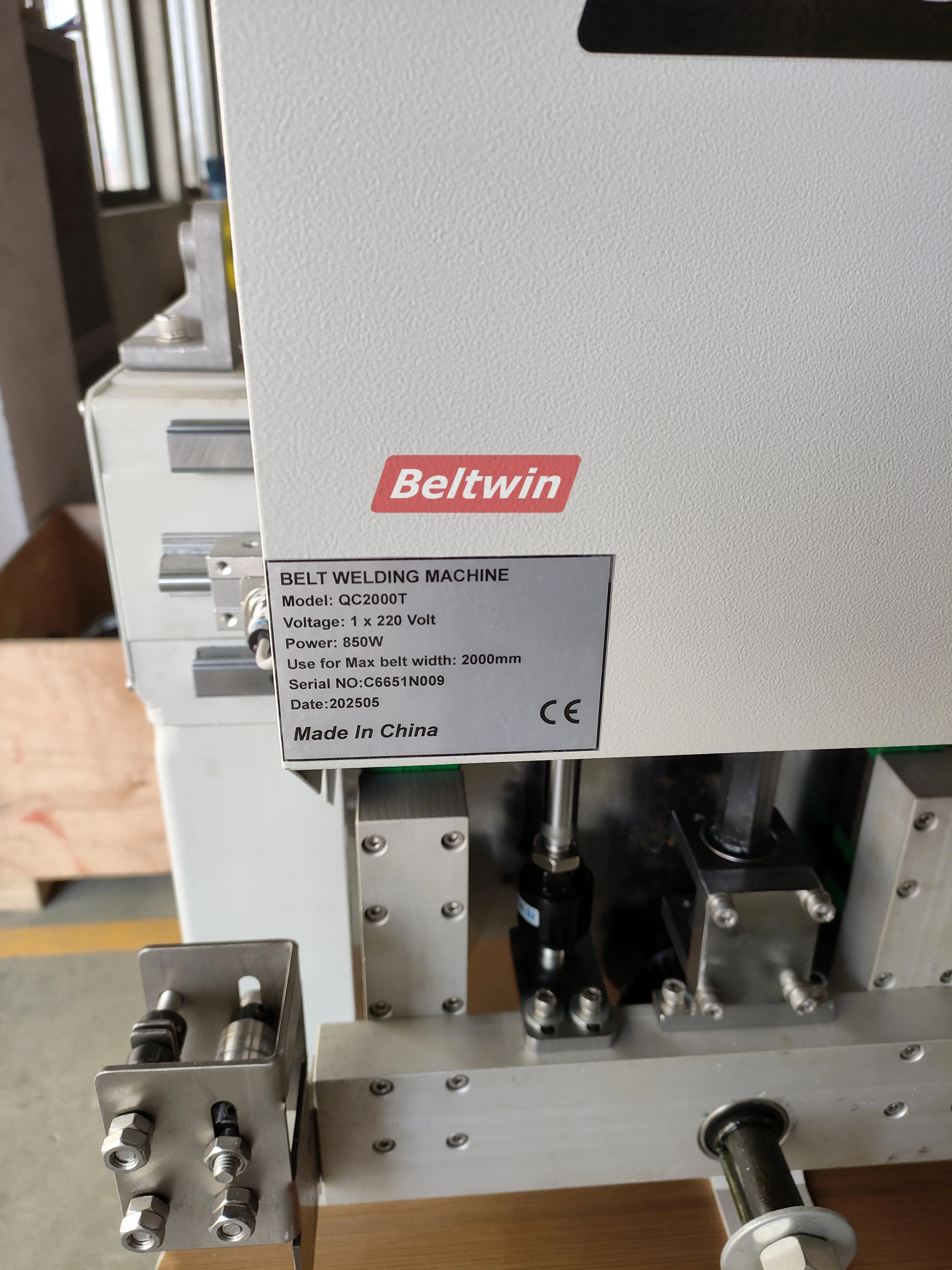 Máquina de soldadura de guia transversal em V para correias transportadoras de PVC e PU