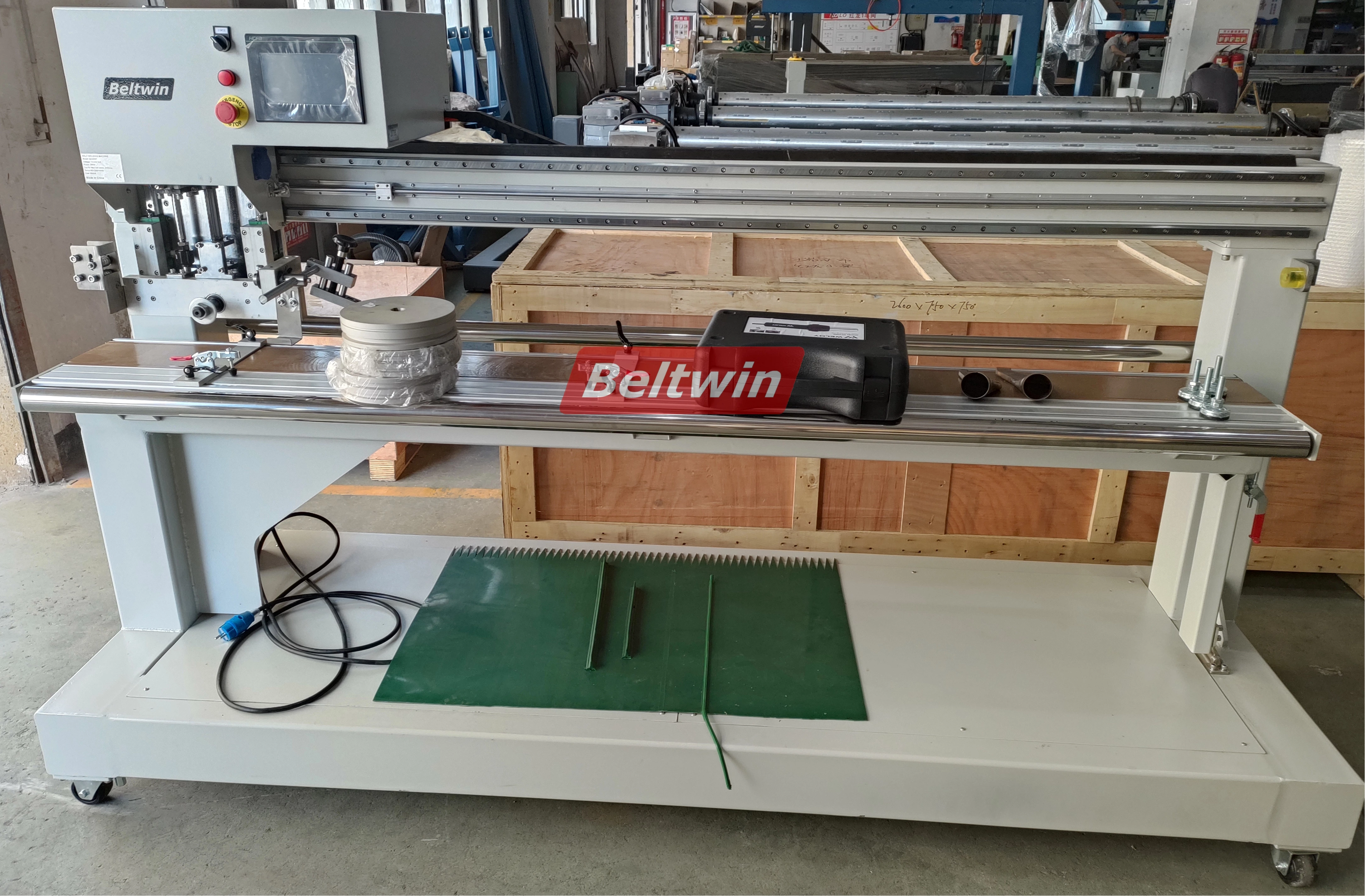 Máquina de soldadura de guia transversal em V para correias transportadoras de PVC e PU