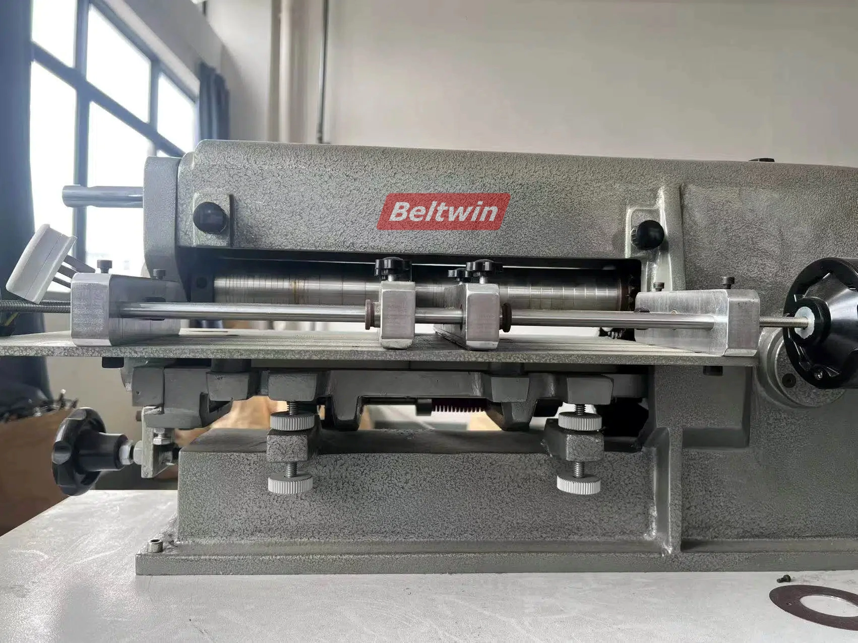 CB500 Timing Belt Cutting Machine - Industrial Equipment for Timing Belt Processing